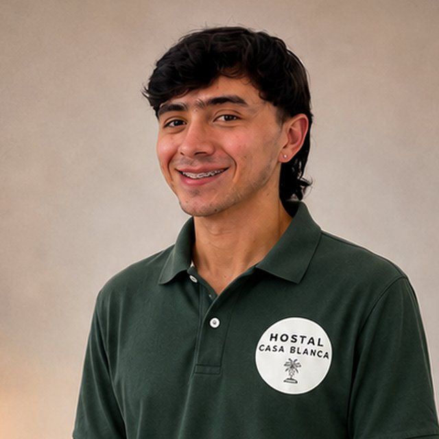 Daniel, del equipo del Hostal CasaBlanca